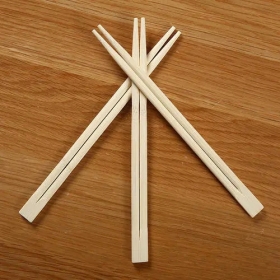 简单辨别什么样的一次性筷子不能用